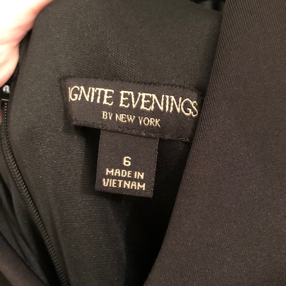 NWT Ignite Evenings Black and Gold Formal Dress - Picture 5 of 6